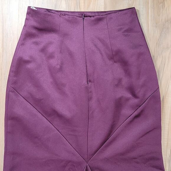 🔹️David's Bridal Plum Satin Skirt Size 4 - Picture 5 of 9